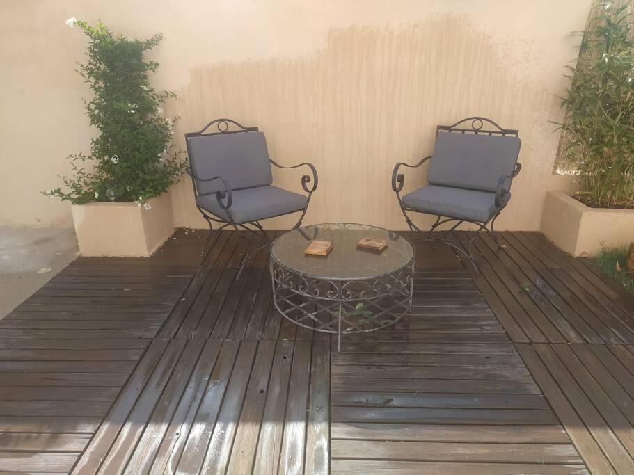 Le Petit Pied A Terre Du Luberon Apartment Merindol Luaran gambar