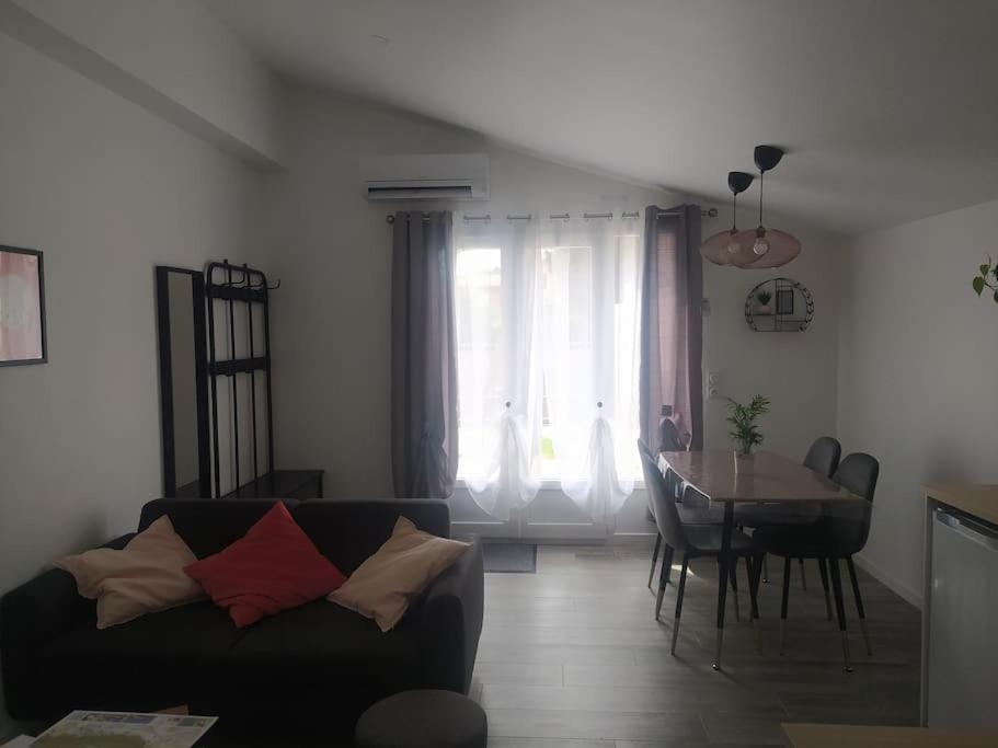 Le Petit Pied A Terre Du Luberon Apartment Merindol Luaran gambar
